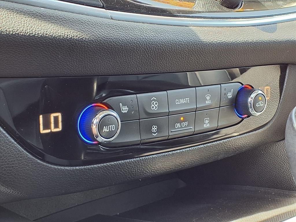 Buick Enclave AWD 4dr Essence 2021