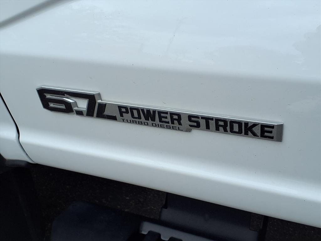 Ford Super Duty F-550 DRW Lariat 4WD Crew Cab 179" WB 60" CA 2024