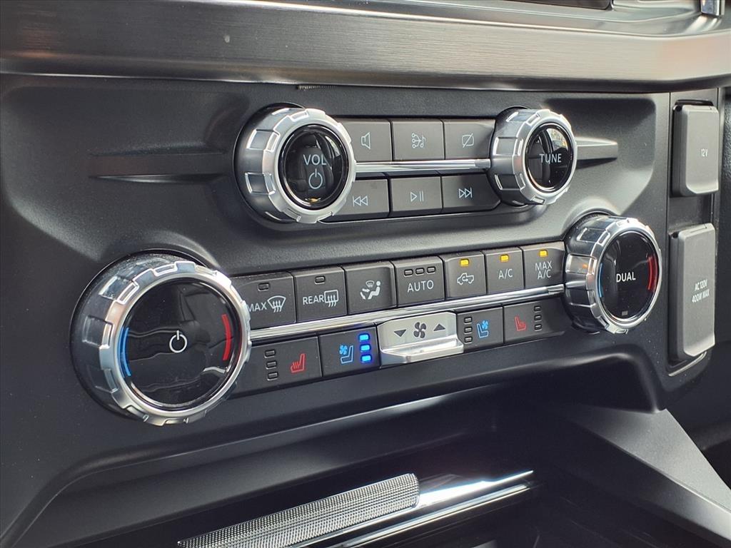 Ford Super Duty F-550 DRW Lariat 4WD Crew Cab 179" WB 60" CA 2024