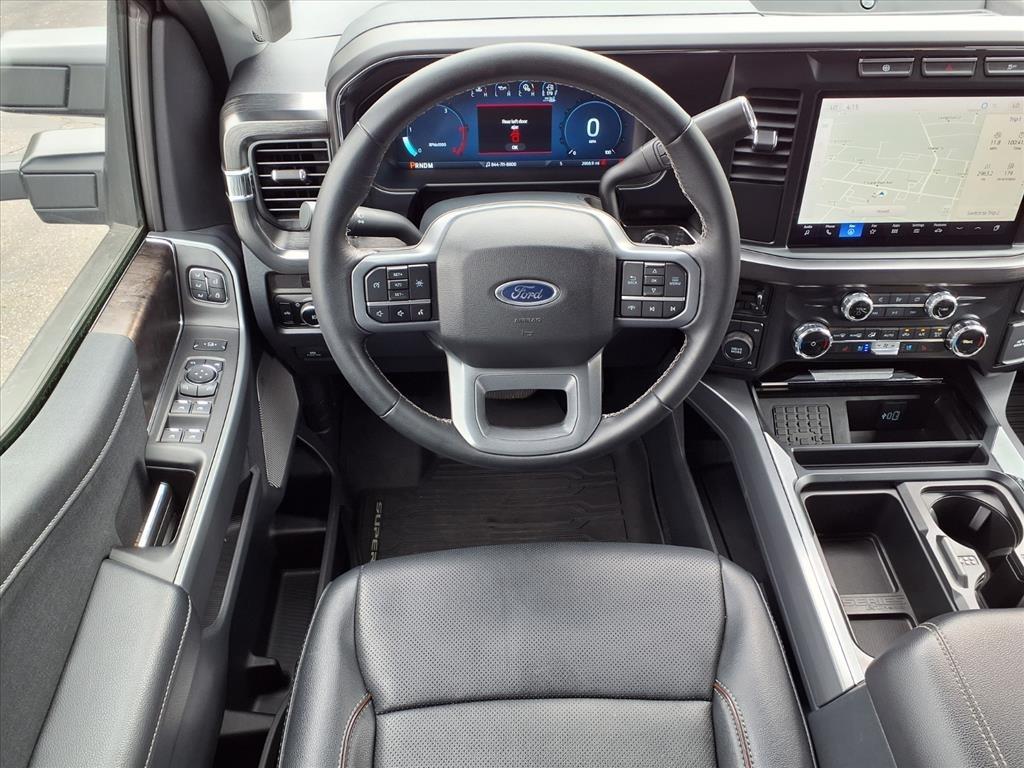 Ford Super Duty F-550 DRW Lariat 4WD Crew Cab 179" WB 60" CA 2024