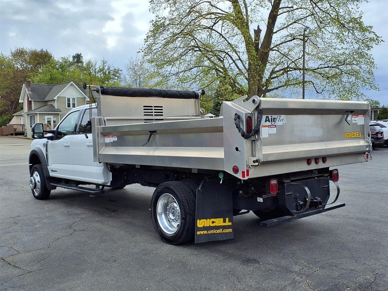 Ford Super Duty F-550 DRW Lariat 4WD Crew Cab 179" WB 60" CA 2024