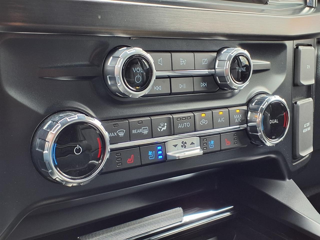 Ford Super Duty F-550 DRW Lariat 4WD Crew Cab 179" WB 60" CA 2024