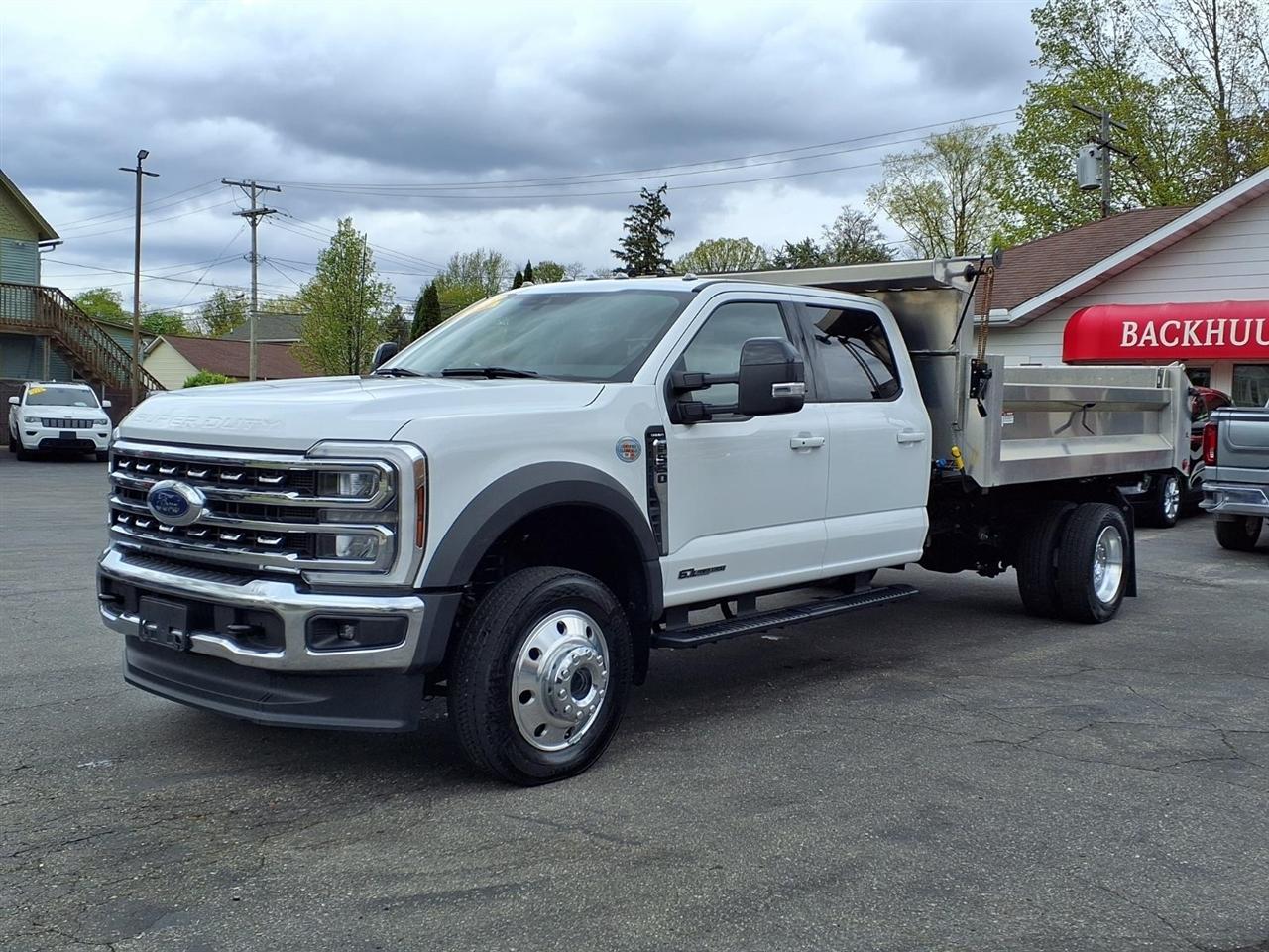 Ford Super Duty F-550 DRW Lariat 4WD Crew Cab 179" WB 60" CA 2024