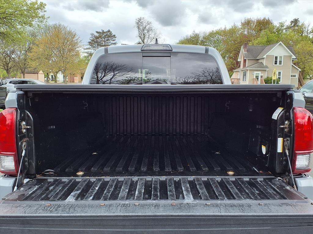 Toyota Tacoma 4WD TRD Off Road Double Cab 5' Bed V6 MT (Natl) 2019