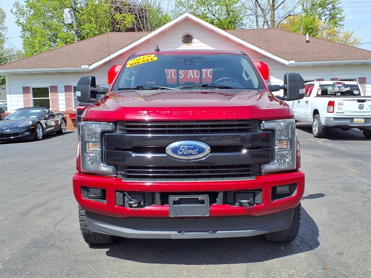 Ford Super Duty F-250 SRW Lariat 4WD Crew Cab 8' Box 2019