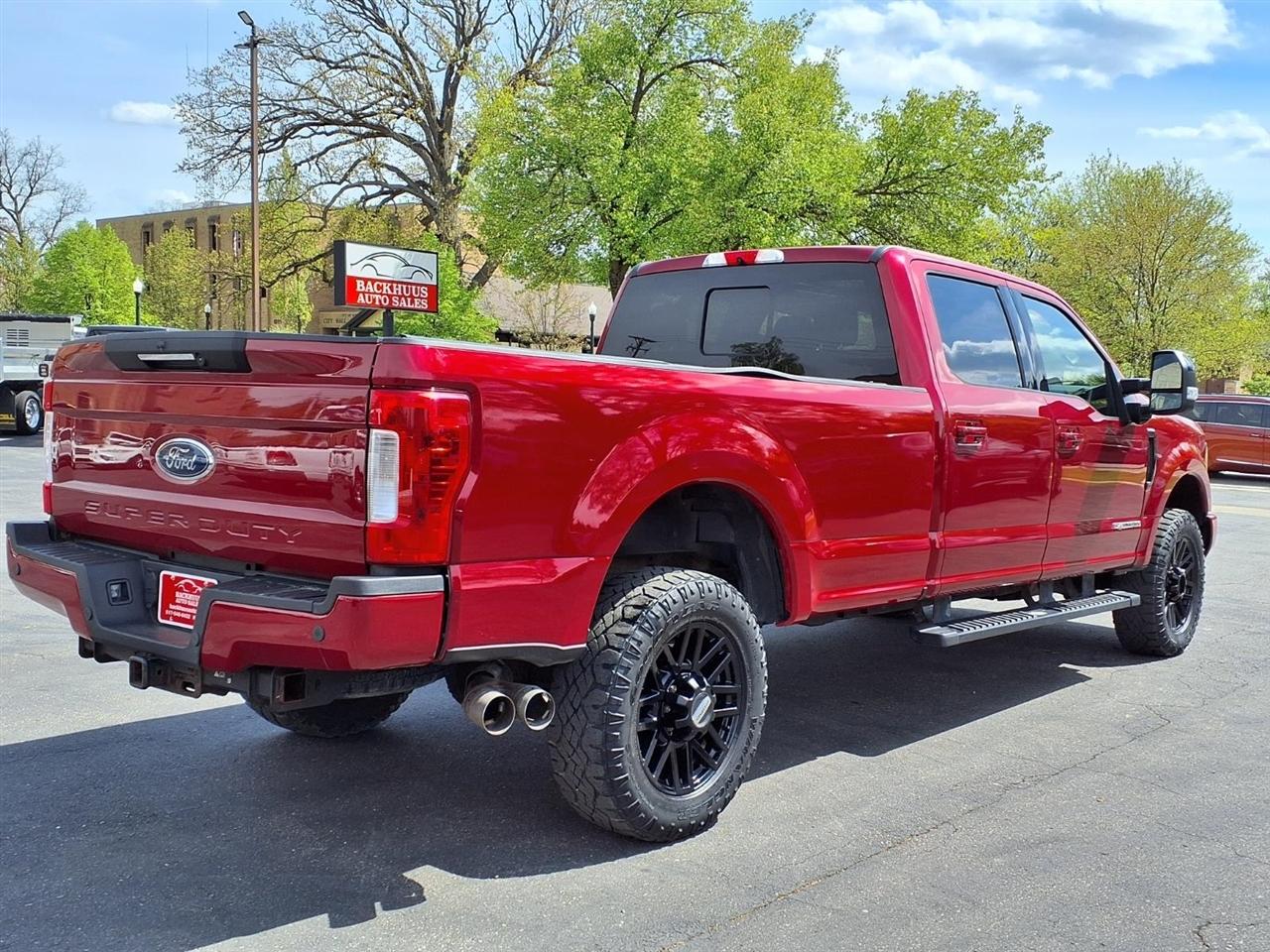 Ford Super Duty F-250 SRW Lariat 4WD Crew Cab 8' Box 2019