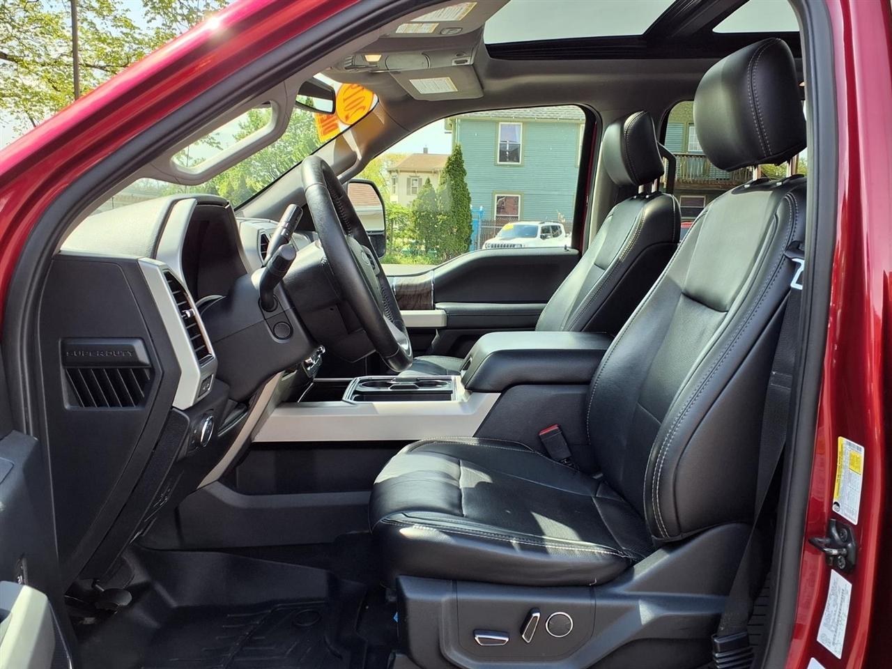 Ford Super Duty F-250 SRW Lariat 4WD Crew Cab 8' Box 2019