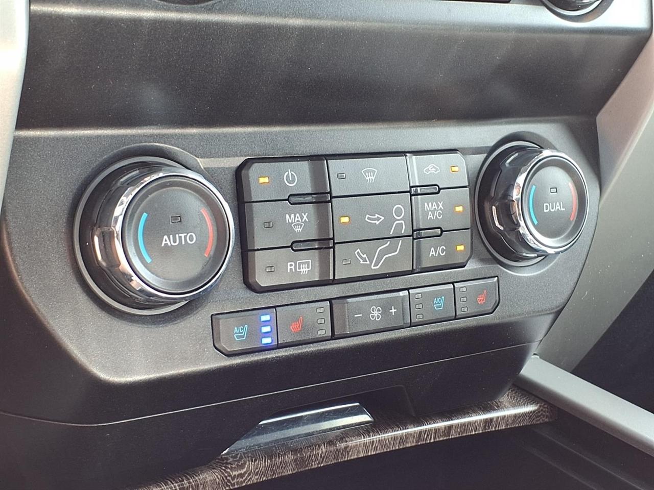 Ford Super Duty F-250 SRW Lariat 4WD Crew Cab 8' Box 2019