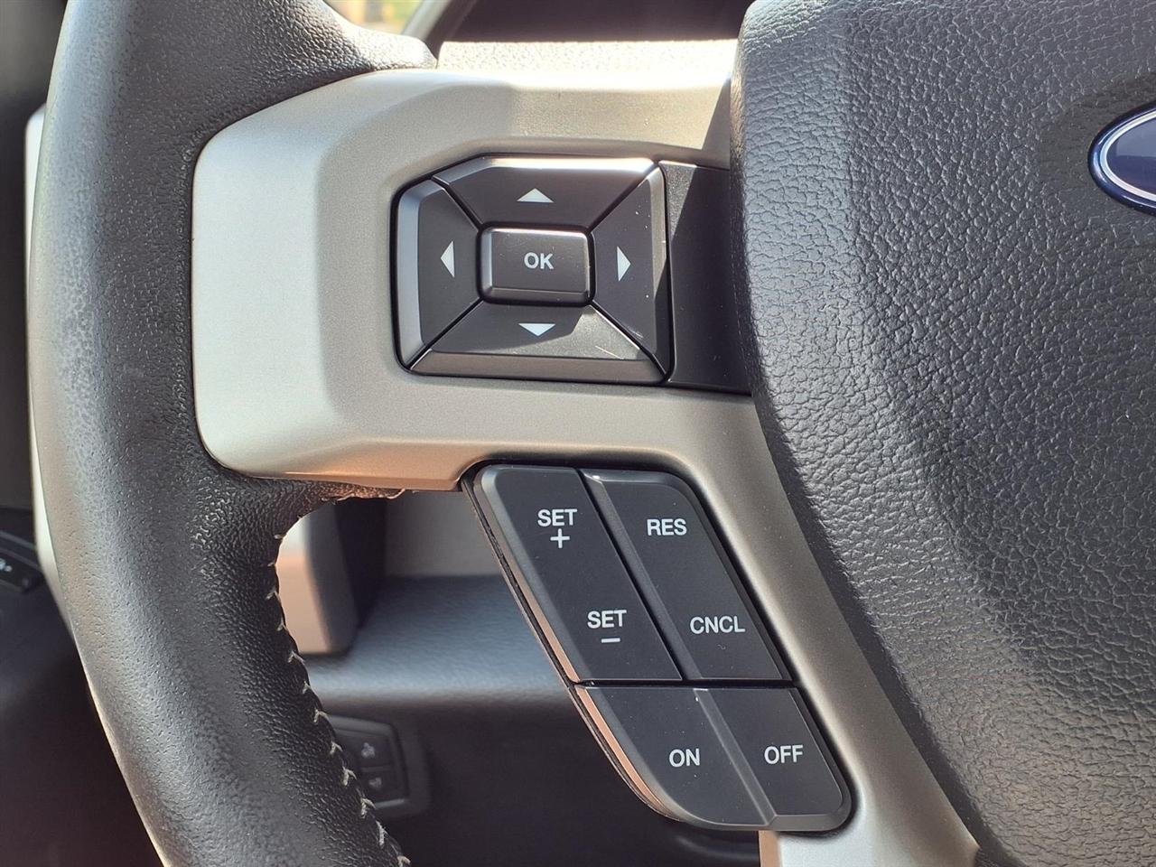 Ford Super Duty F-250 SRW Lariat 4WD Crew Cab 8' Box 2019