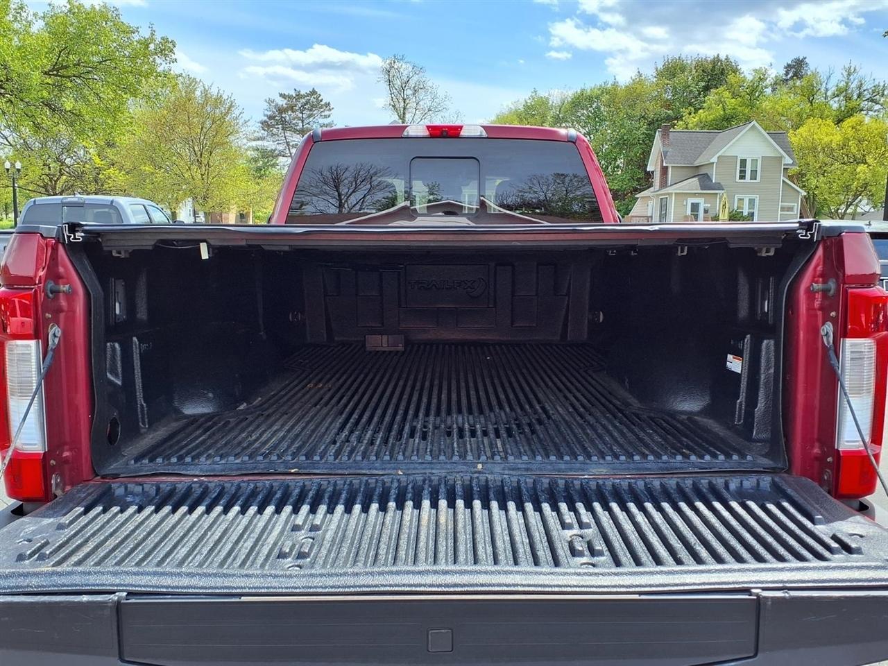Ford Super Duty F-250 SRW Lariat 4WD Crew Cab 8' Box 2019