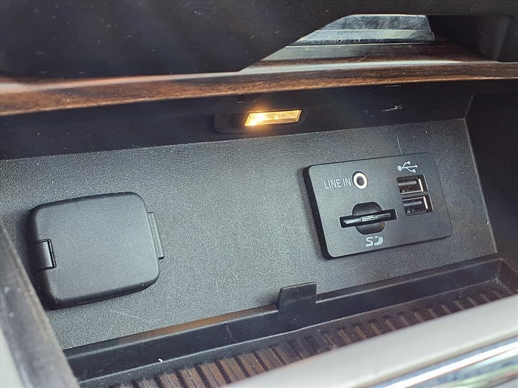 Ford F-150 4WD SuperCrew 145" Lariat 2015