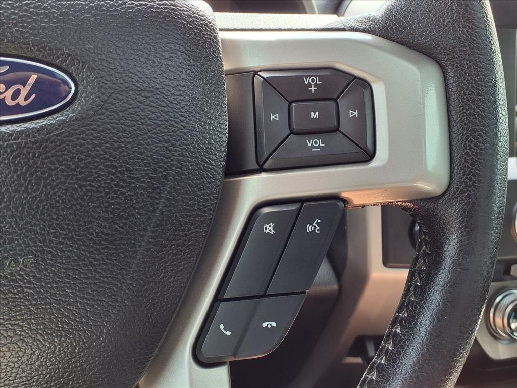 Ford F-150 4WD SuperCrew 145" Lariat 2015