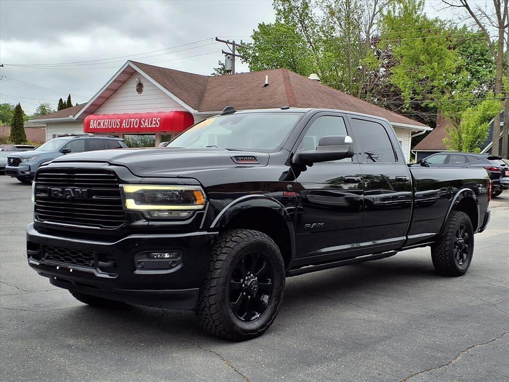 RAM 3500 Laramie 4x4 Crew Cab 8' Box 2019