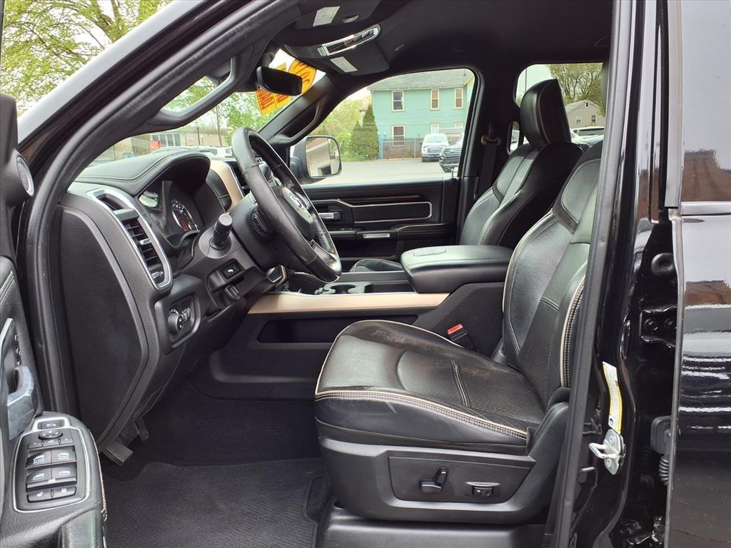 RAM 3500 Laramie 4x4 Crew Cab 8' Box 2019