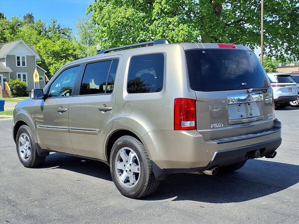 Honda Pilot 4WD 4dr Touring w/RES & Navi 2011