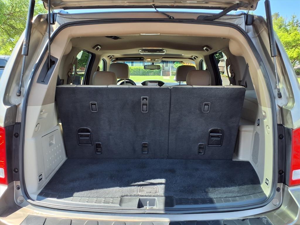 Honda Pilot 4WD 4dr Touring w/RES & Navi 2011