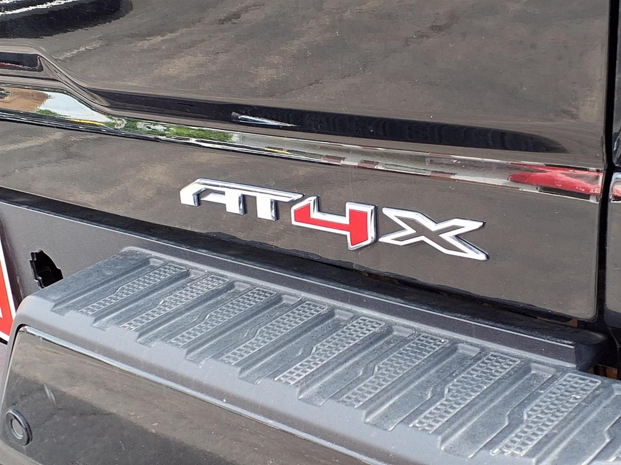 GMC Sierra 2500HD 4WD Crew Cab 159" AT4X 2024