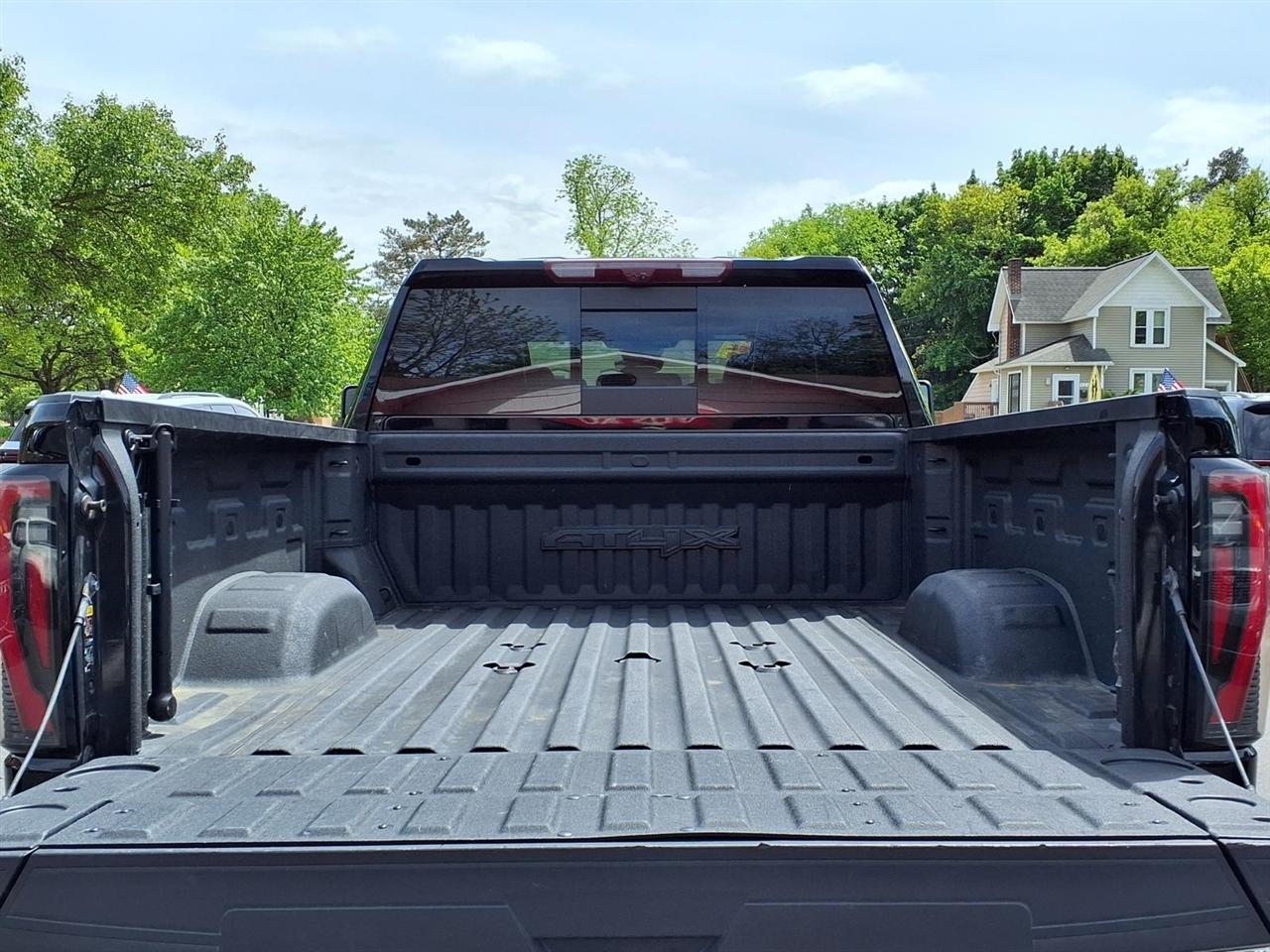 GMC Sierra 2500HD 4WD Crew Cab 159" AT4X 2024
