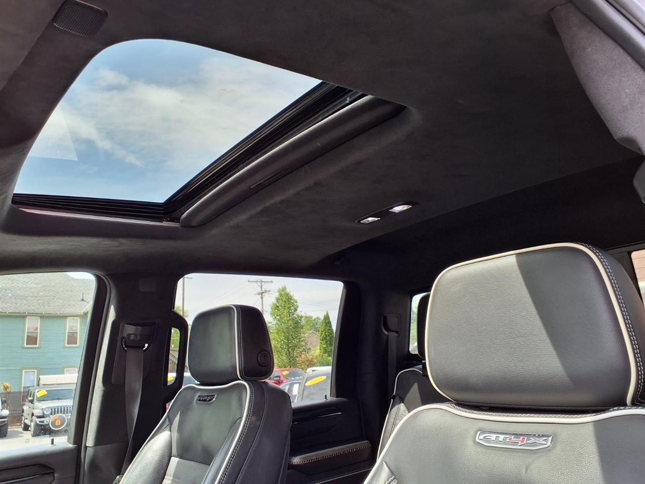 GMC Sierra 2500HD 4WD Crew Cab 159" AT4X 2024