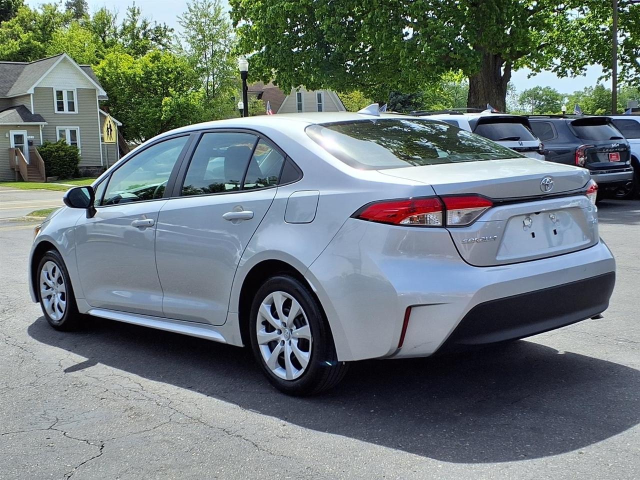 Toyota Corolla LE CVT (Natl) 2024