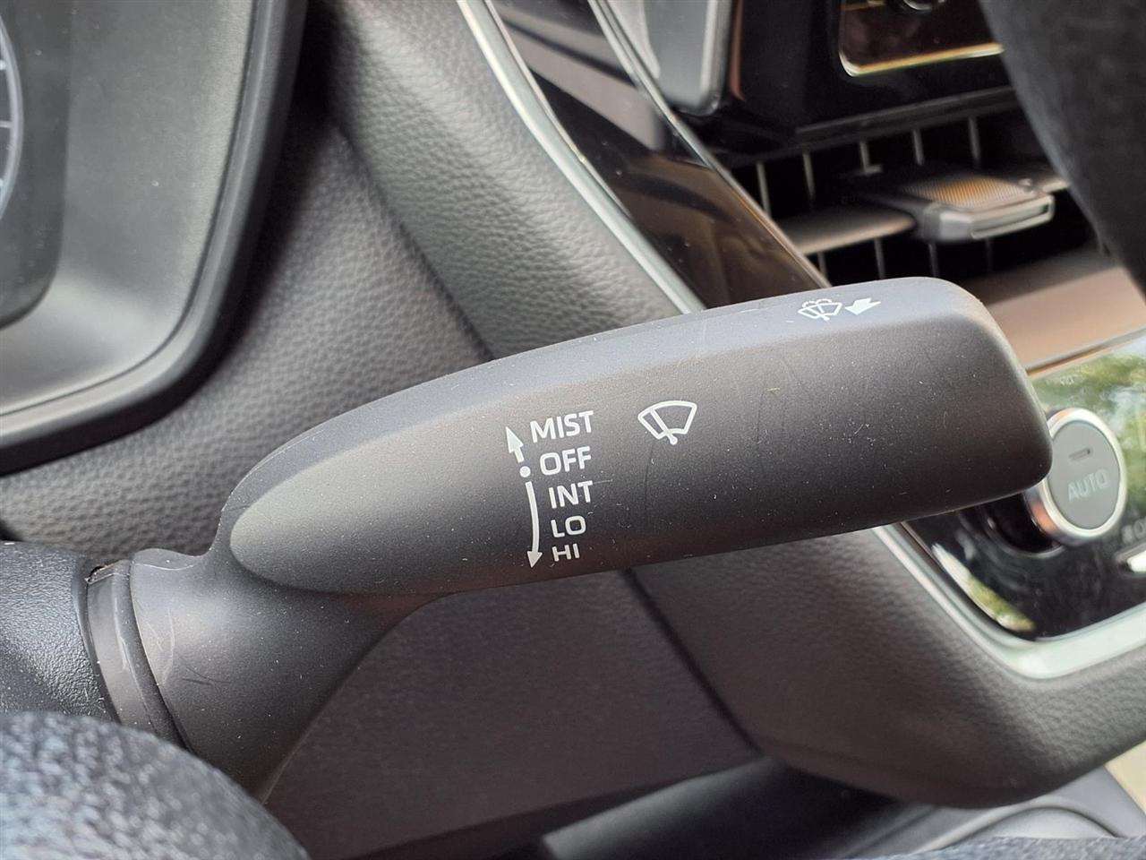 Toyota Corolla LE CVT (Natl) 2024