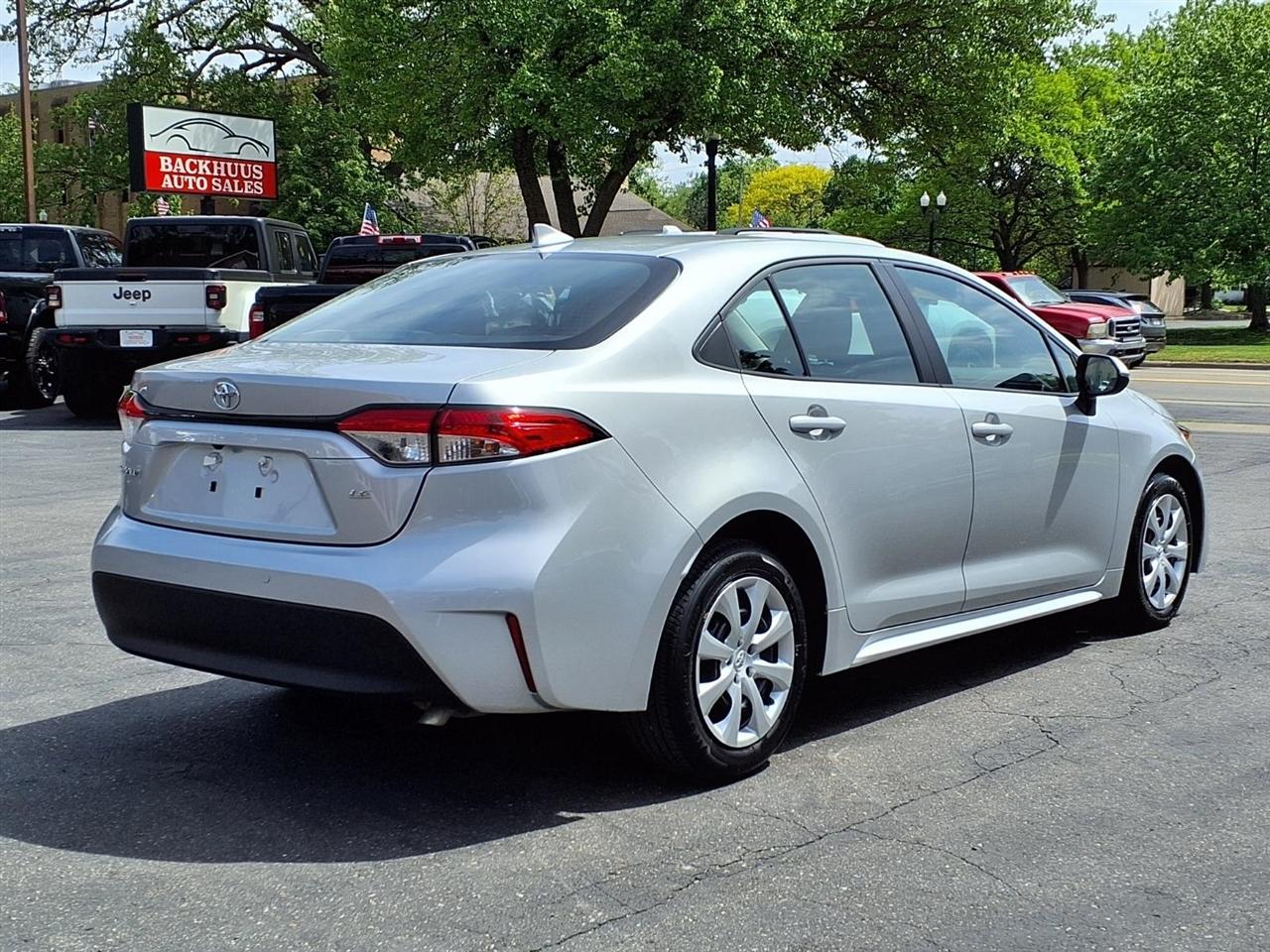 Toyota Corolla LE CVT (Natl) 2024