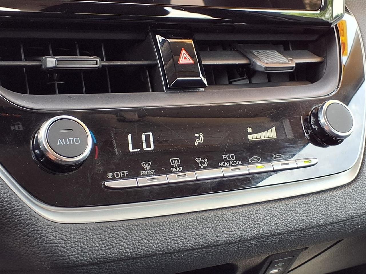 Toyota Corolla LE CVT (Natl) 2024