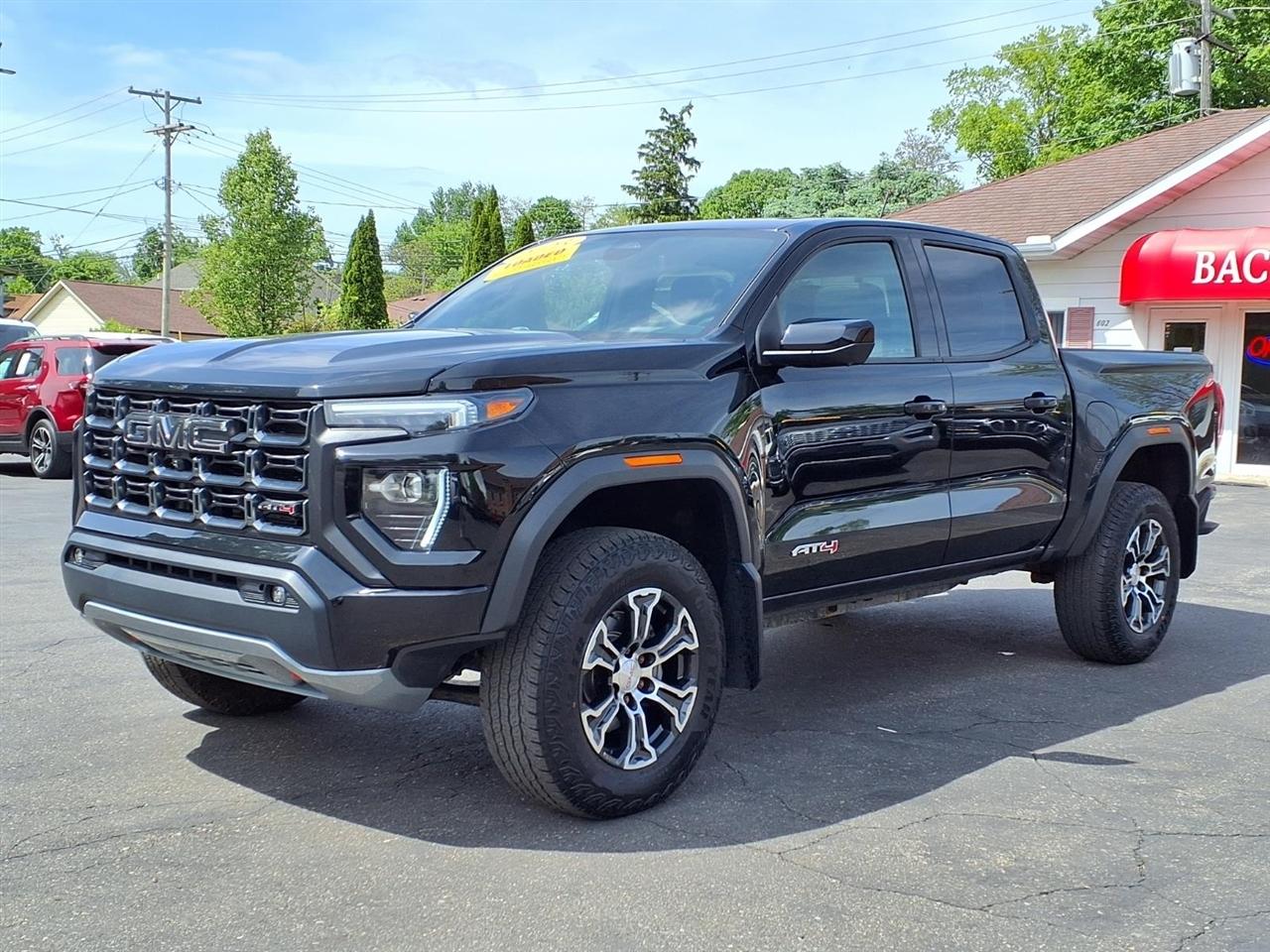 GMC Canyon 4WD Crew Cab AT4 2023