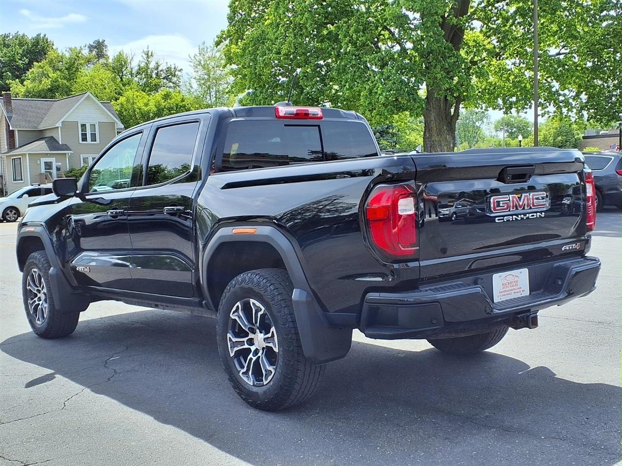 GMC Canyon 4WD Crew Cab AT4 2023