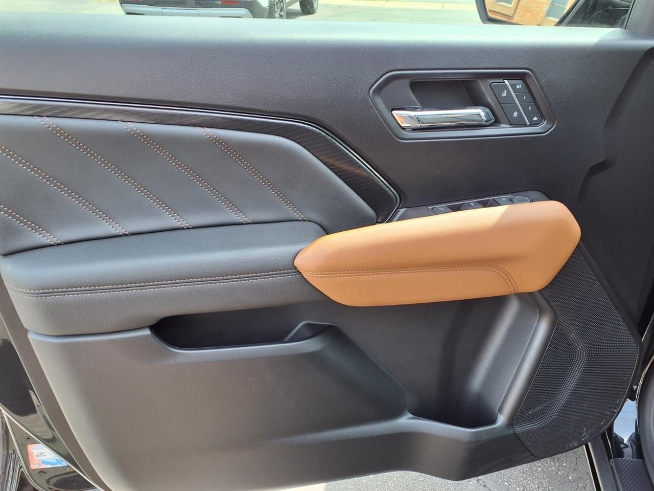 GMC Canyon 4WD Crew Cab AT4 2023