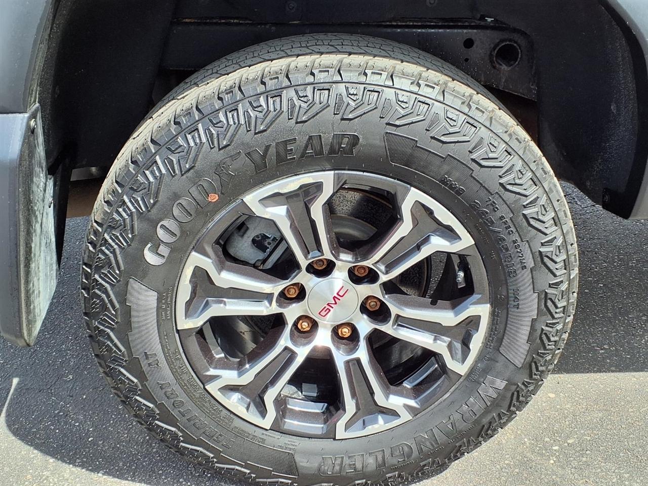GMC Canyon 4WD Crew Cab AT4 2023
