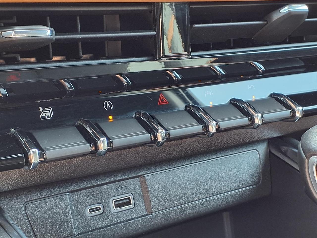 GMC Canyon 4WD Crew Cab AT4 2023