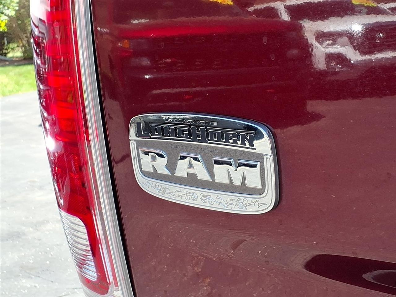 RAM 1500 Longhorn 4x2 Crew Cab 5'7" Box 2017