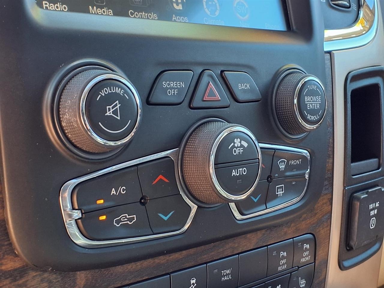 RAM 1500 Longhorn 4x2 Crew Cab 5'7" Box 2017