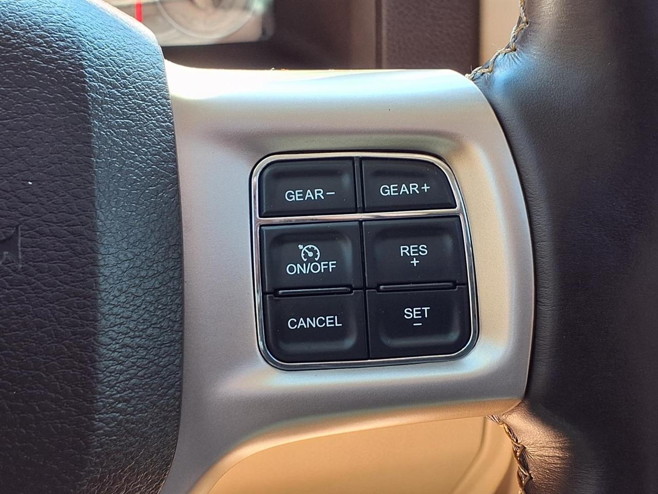 RAM 1500 Longhorn 4x2 Crew Cab 5'7" Box 2017