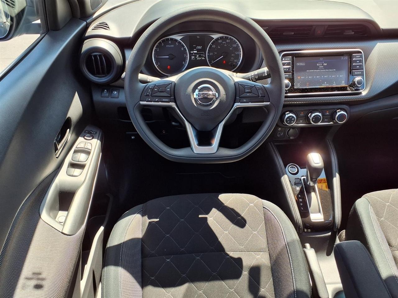 Nissan Kicks SV FWD 2019