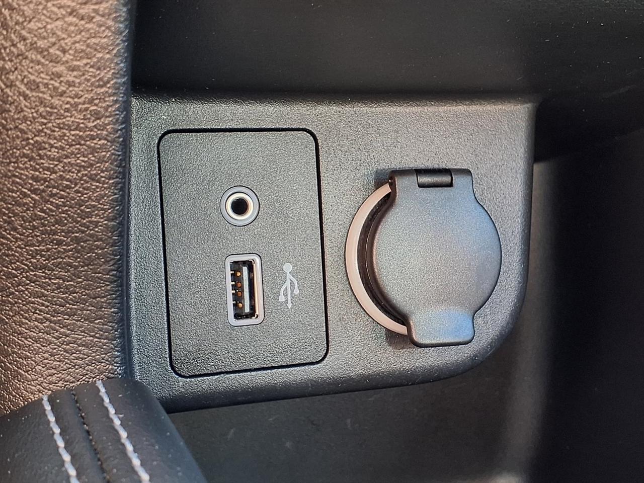 Nissan Kicks SV FWD 2019