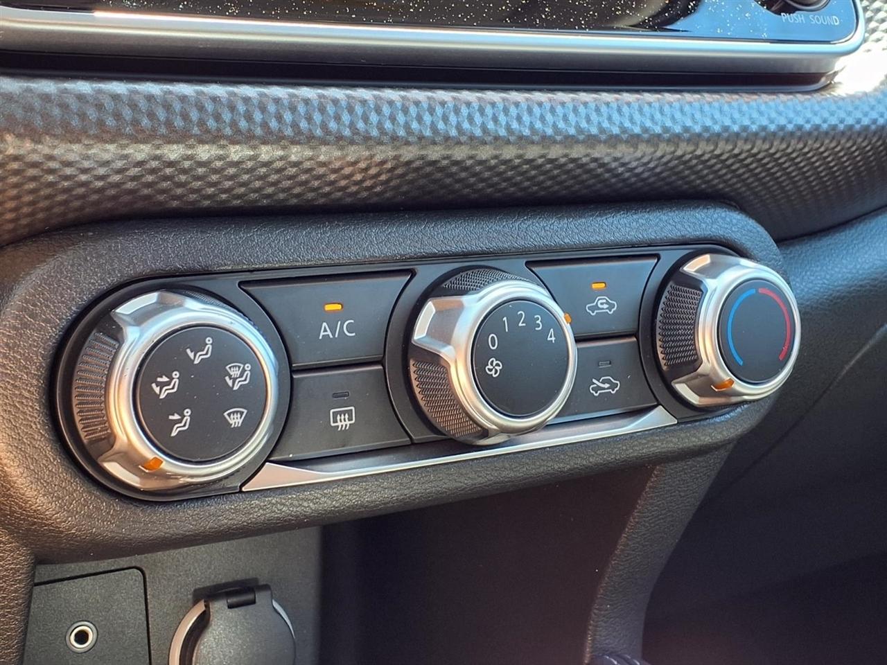 Nissan Kicks SV FWD 2019