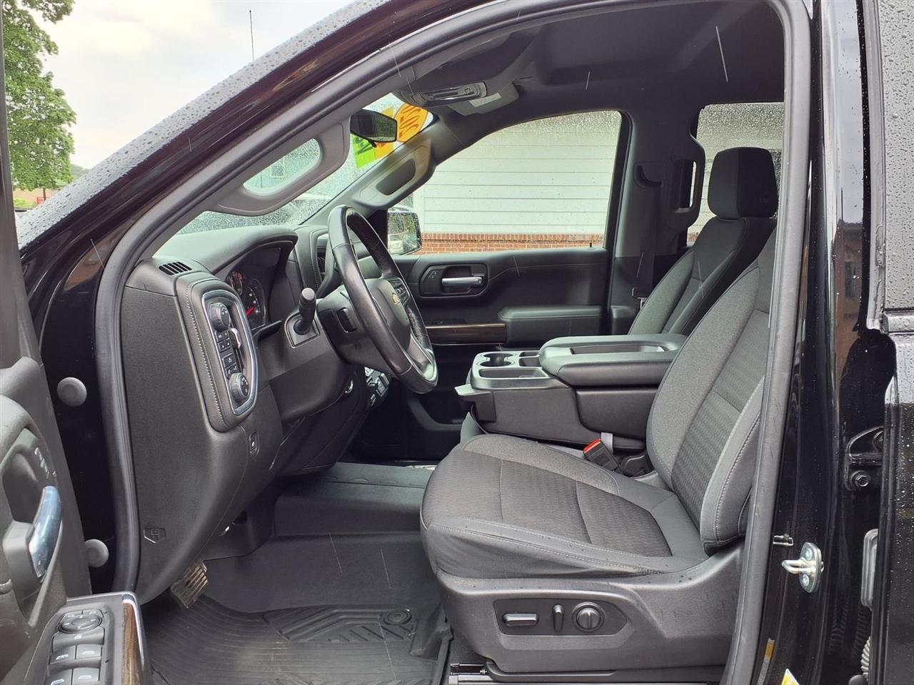 Chevrolet Silverado 1500 4WD Crew Cab 147" LT 2020
