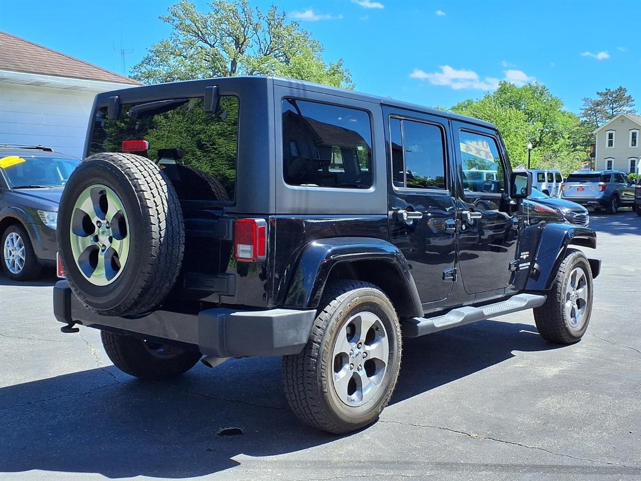 Jeep Wrangler Unlimited 4WD 4dr Sahara 2017