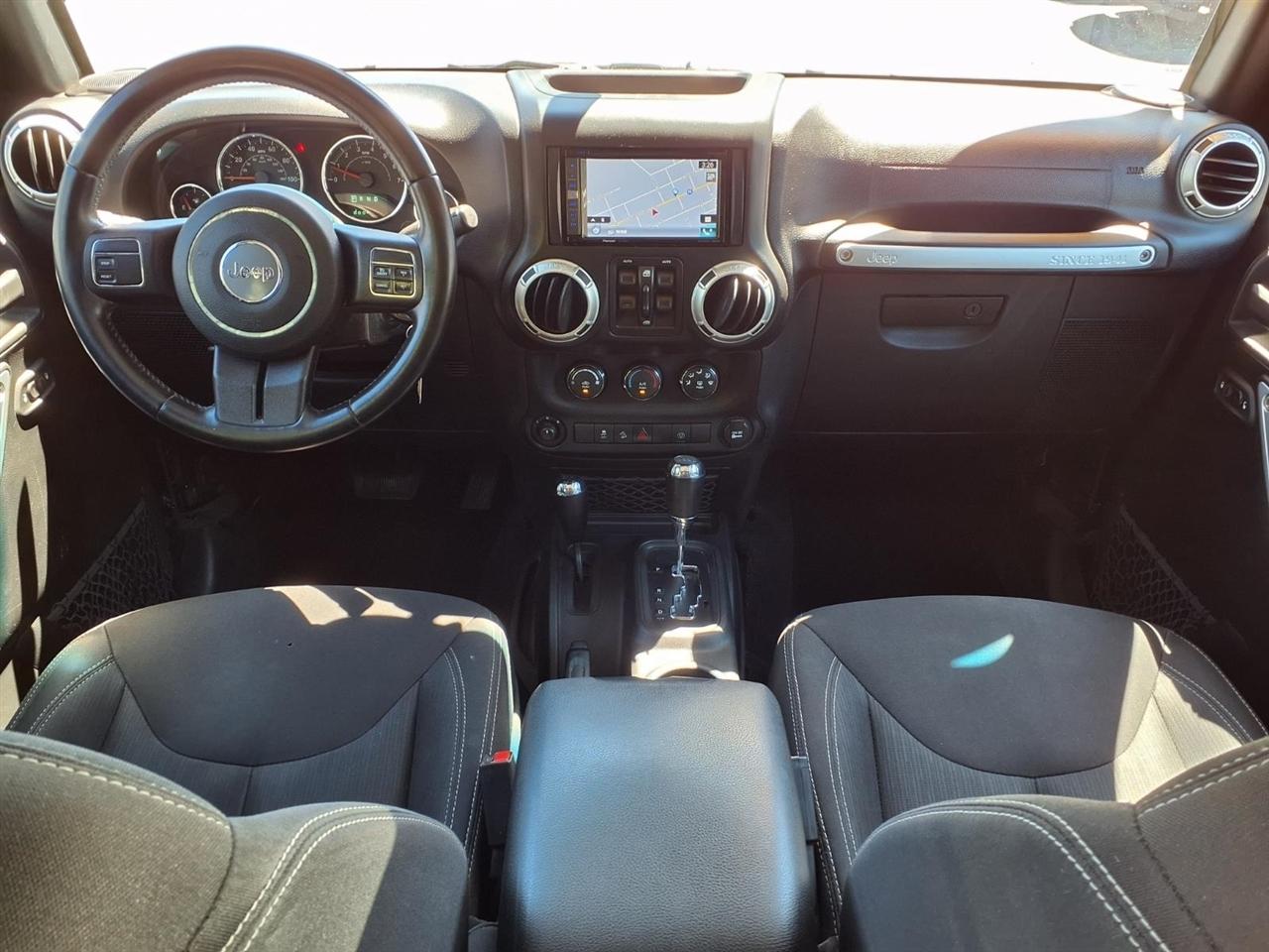 Jeep Wrangler Unlimited 4WD 4dr Sahara 2017