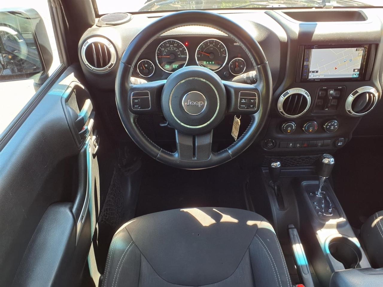 Jeep Wrangler Unlimited 4WD 4dr Sahara 2017