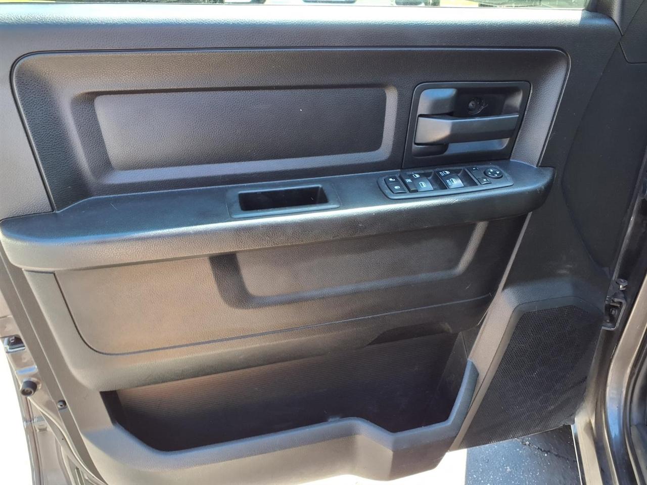 RAM 1500 Classic ST 4x4 Quad Cab 6'4" Box 2019