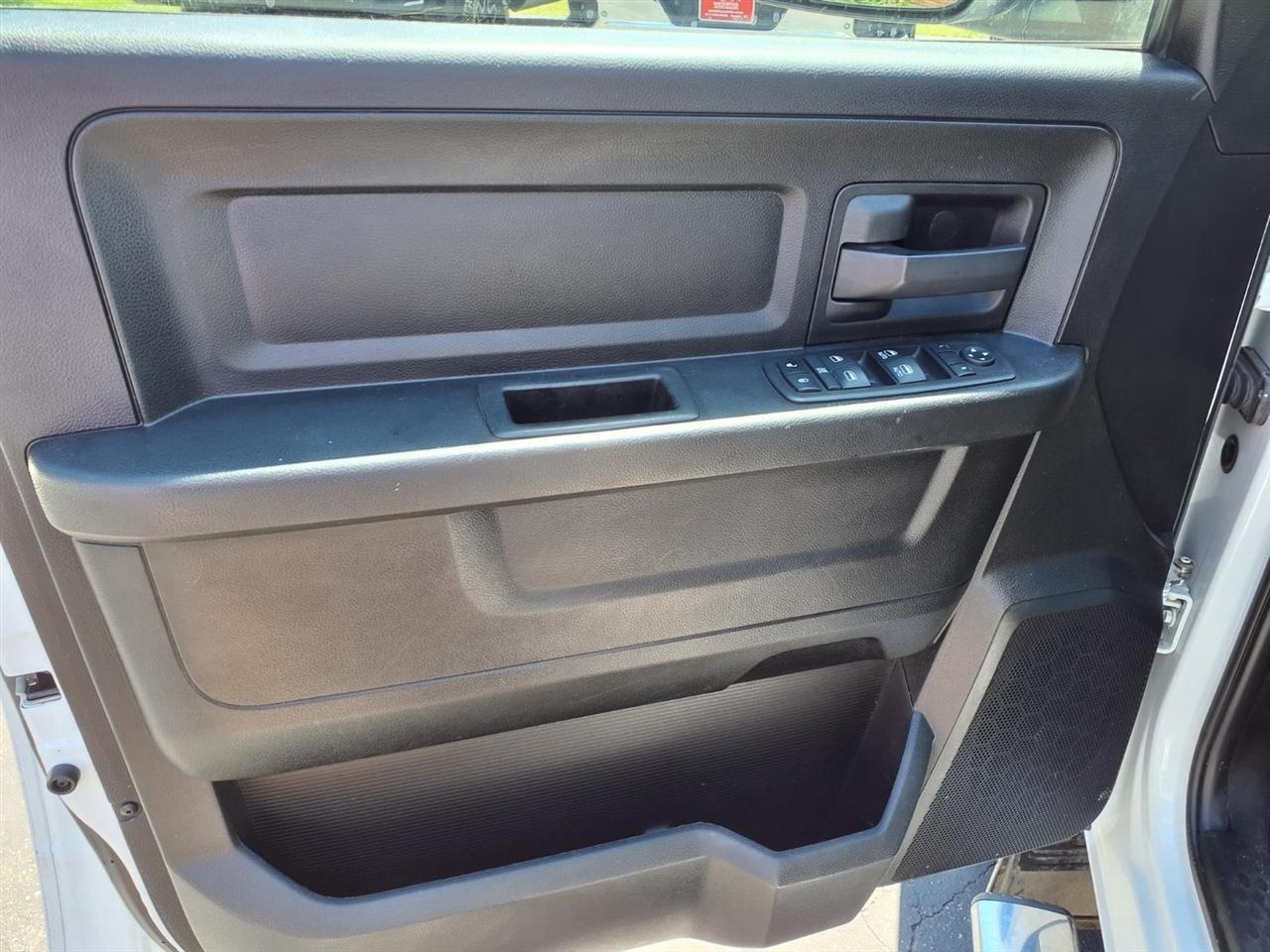 RAM 1500 Classic ST 4x4 Quad Cab 6'4" Box 2019