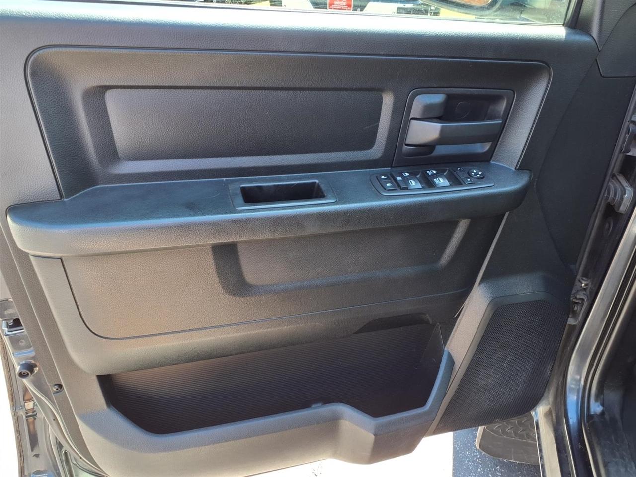 RAM 1500 ST 4x4 Quad Cab 6'4" Box *Ltd Avail* 2018