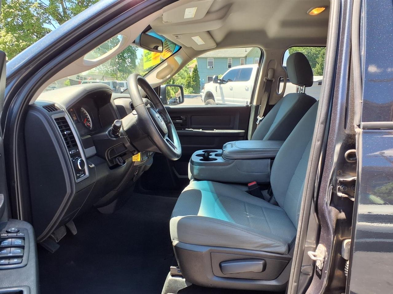RAM 1500 ST 4x4 Quad Cab 6'4" Box *Ltd Avail* 2018