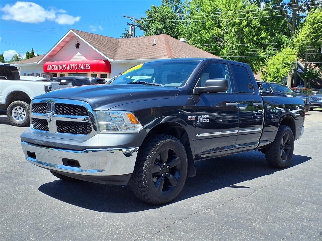 RAM 1500 ST 4x4 Quad Cab 6'4" Box *Ltd Avail* 2018