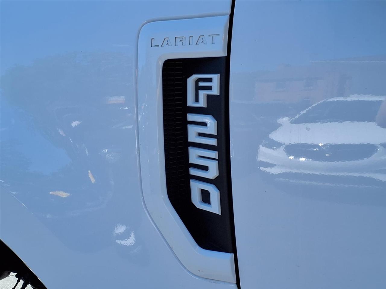 Ford Super Duty F-250 SRW Lariat 4WD Crew Cab 6.75' Box 2018