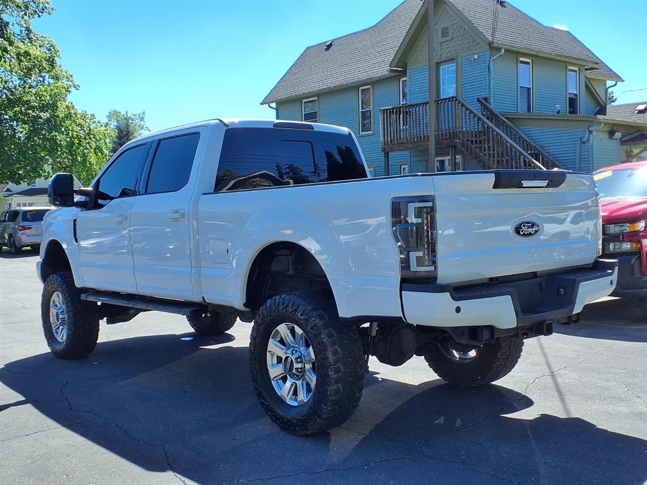 Ford Super Duty F-250 SRW Lariat 4WD Crew Cab 6.75' Box 2018
