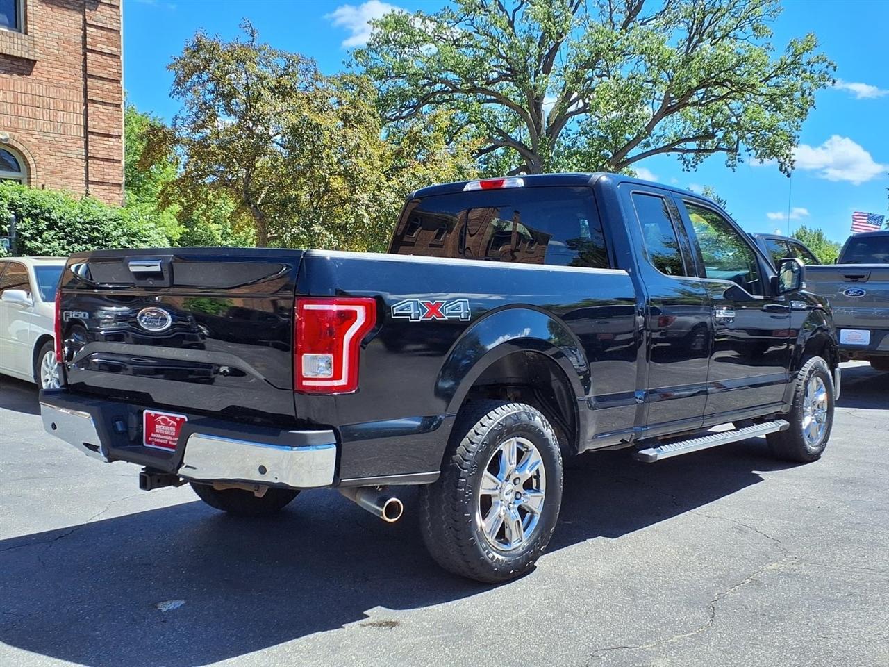 Ford F-150 Lariat 4WD SuperCab 8' Box 2017
